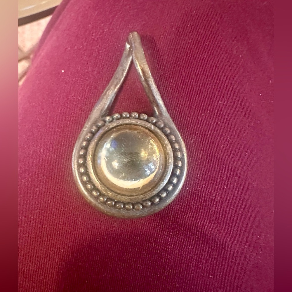 Elegant Vintage Silver-Toned Pendant